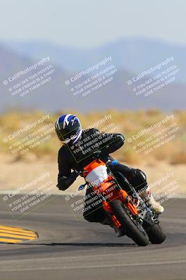 media/Oct-08-2022-SoCal Trackdays (Sat) [[1fc3beec89]]/Turn 16 (125pm)/